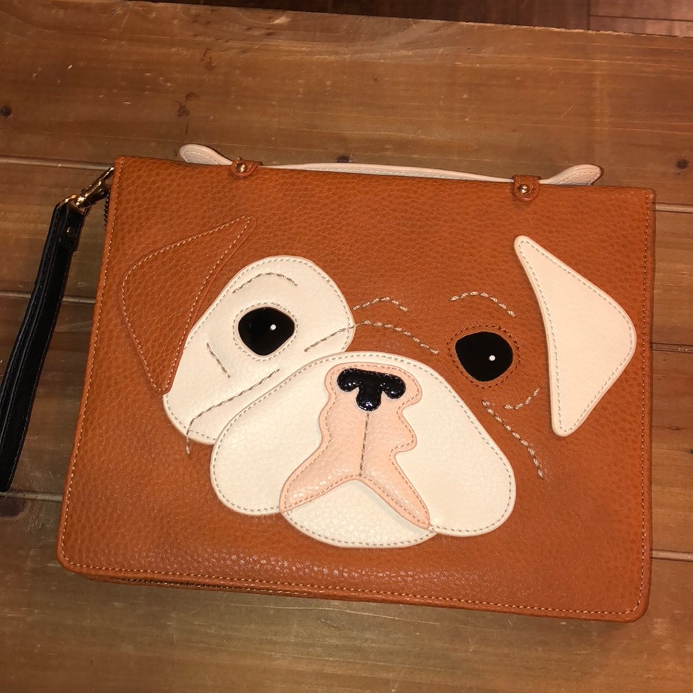Aldo| IPad Air or Similar| Dog Detail